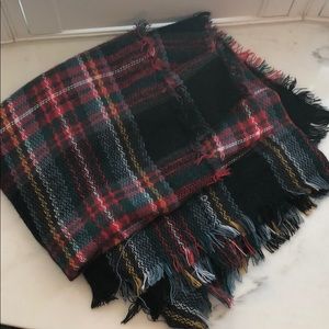 Red/green/navy/black blanket scarf